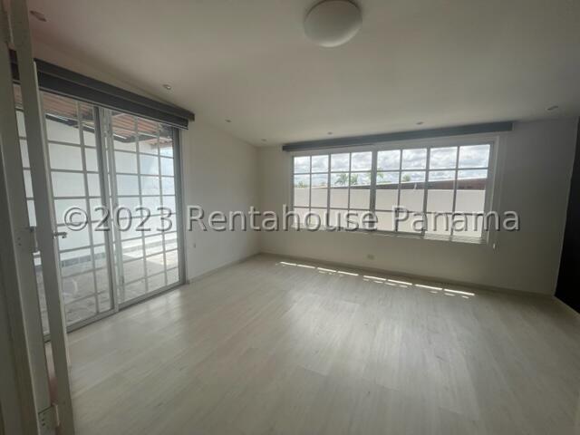 Splendid Family House - Casa en La Arboleda